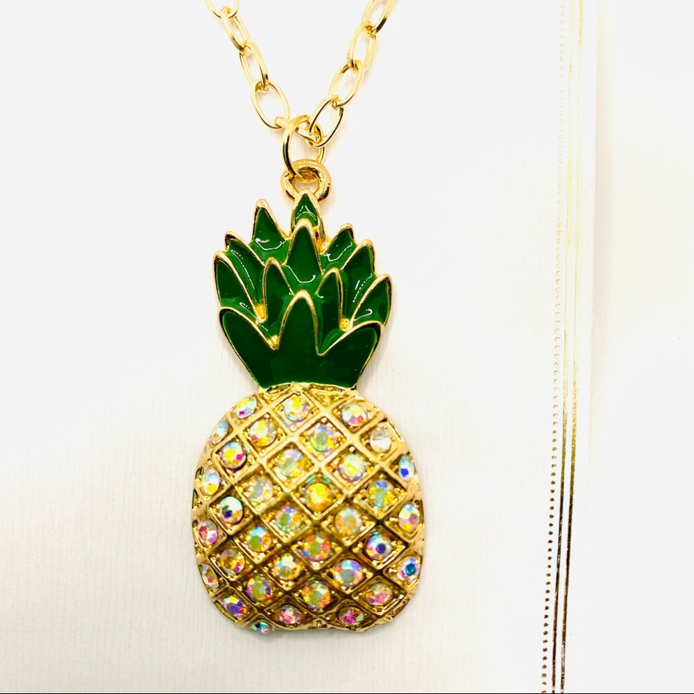Necklace Pineapple Crystal Iridescent On Golden Tone Chain 15$
